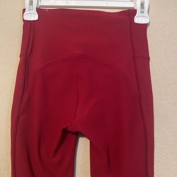 Lululemon daily lineup high rise leggings - Picture 5 of 8